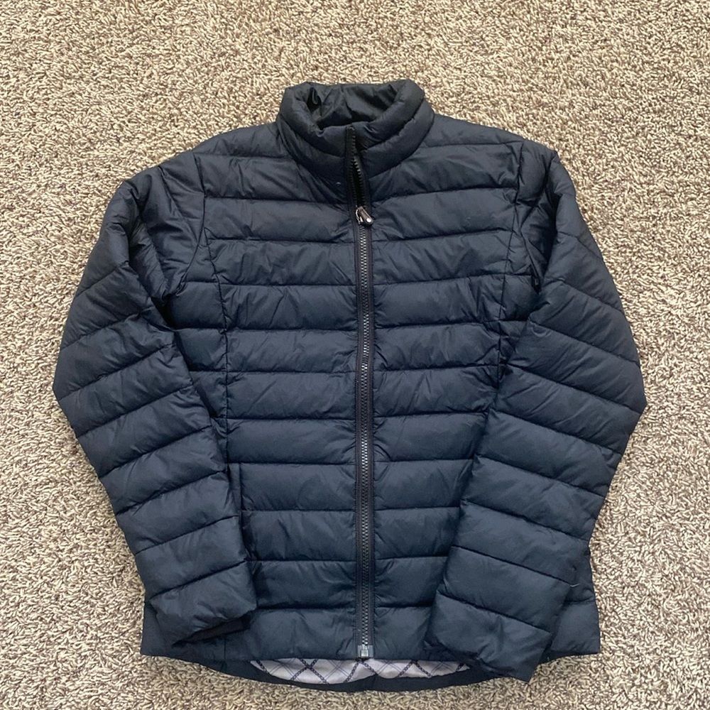 Dover Saddlery black puffer jacket horseback riding size Large EUC.